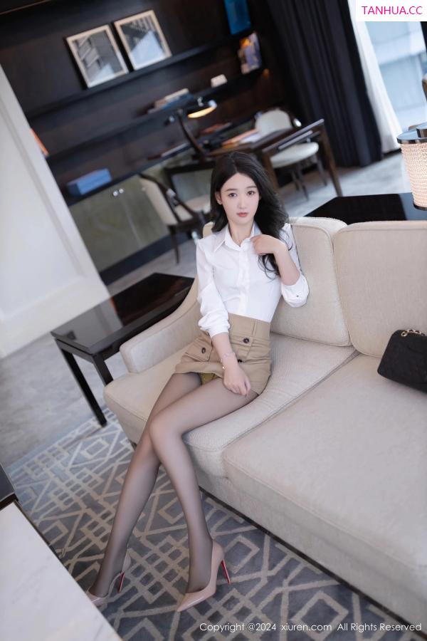 唐安琪  [XiuRen]高清写真图 2024.05.20 No.8571 唐安琪 黑丝美腿第4张图片
